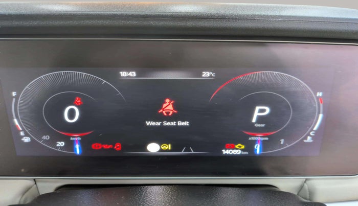 2024 Mahindra XUV700 AX 7 P AT 7 STR, Petrol, Automatic, 14,089 km, Odometer Image