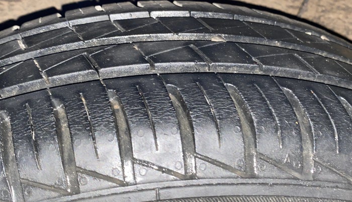 2022 Hyundai GRAND I10 NIOS SPORTZ 1.2 KAPPA VTVT, Petrol, Manual, 23,578 km, Right Rear Tyre Tread