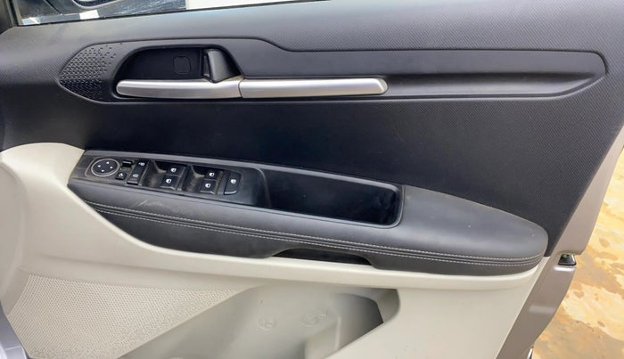 2020 KIA SONET HTX 1.0 IMT, Petrol, Manual, 17,370 km, Driver Side Door Panels Control