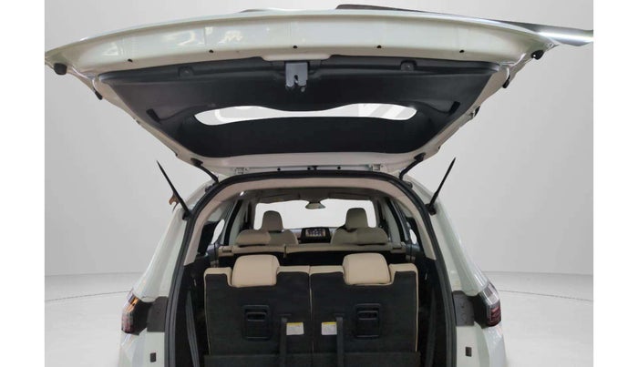 2022 Tata Safari XZA PLUS, Diesel, Automatic, 30,388 km, Boot Door Open