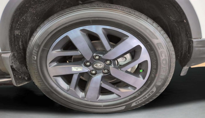 2022 Tata Safari XZA PLUS, Diesel, Automatic, 30,388 km, Right Rear Wheel