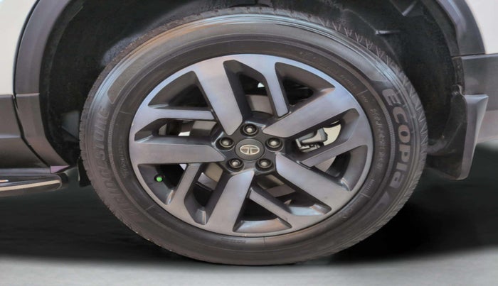 2022 Tata Safari XZA PLUS, Diesel, Automatic, 30,388 km, Left Front Wheel