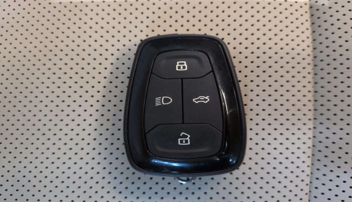 2022 Tata Safari XZA PLUS, Diesel, Automatic, 30,388 km, Key Close Up