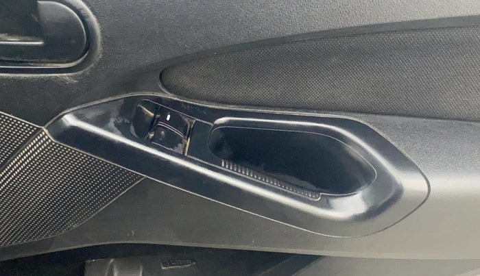 2014 Ford Figo EXI 1.2 PETROL, Petrol, Manual, 1,11,013 km, Driver Side Door Panels Control