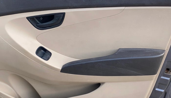 2014 Hyundai Eon ERA +, Petrol, Manual, 17,518 km, Driver Side Door Panels Control