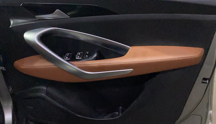 2020 MG HECTOR PLUS SHARP 1.5 PETROL TURBO HYBRID MT 6-STR, Petrol, Manual, 52,035 km, Driver Side Door Panels Control