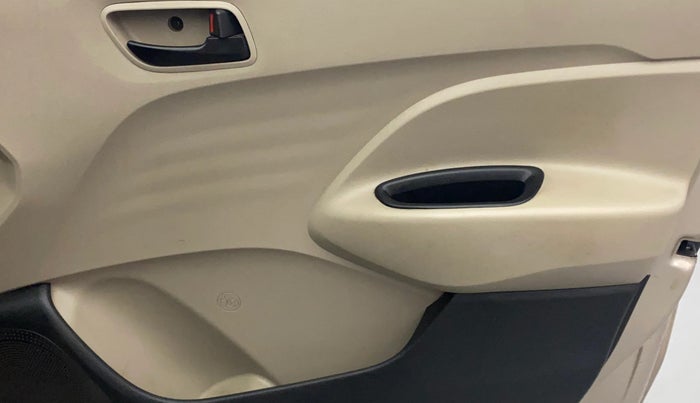 2019 Hyundai NEW SANTRO ERA EXECUTIVE, Petrol, Manual, 52,079 km, Driver Side Door Panels Control