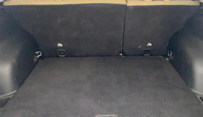 2018 Jeep Compass LONGITUDE (O) 2.0 DIESEL, Diesel, Manual, 1,45,797 km, Boot Inside