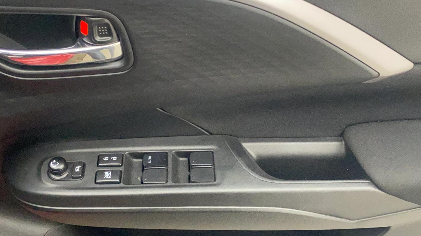 2025 Maruti Swift ZXi Plus Dual Tone AMT, Petrol, Automatic, 5,654 km, Driver Side Door Panels Control