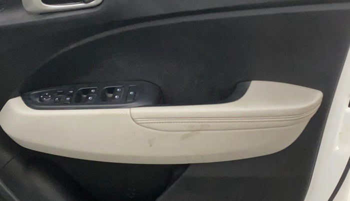 2023 Hyundai VENUE SX (O) 1.0 TURBO DCT, Petrol, Automatic, 20,814 km, Driver Side Door Panels Control