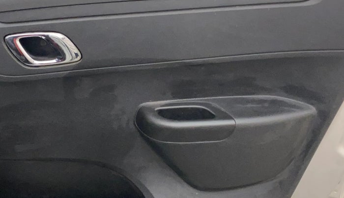 2019 Renault Kwid RXT 1.0, Petrol, Manual, 22,124 km, Driver Side Door Panels Control