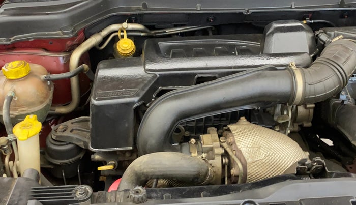 2019 Mahindra XUV300 W8 (O) 1.5 DIESEL, Diesel, Manual, 62,977 km, Engine View - Right