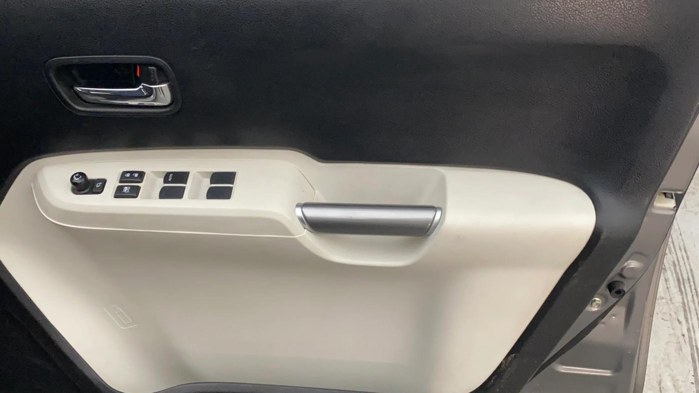 2021 Maruti IGNIS ZETA 1.2 AMT, Petrol, Automatic, 32,616 km, Driver Side Door Panels Control