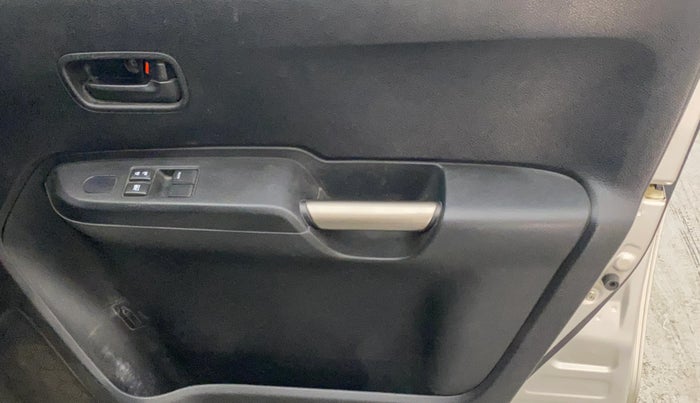 2018 Maruti IGNIS SIGMA 1.2, Petrol, Manual, 61,711 km, Driver Side Door Panels Control