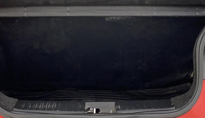 2016 Mahindra Kuv100 K8 6 STR, Petrol, Manual, 38,570 km, Boot Inside