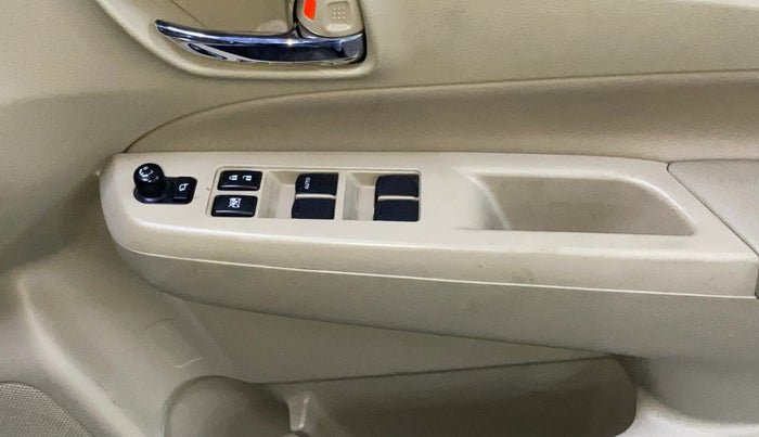 2021 Maruti Ciaz ALPHA 1.5 SHVS PETROL, Petrol, Manual, 92,897 km, Driver Side Door Panels Control