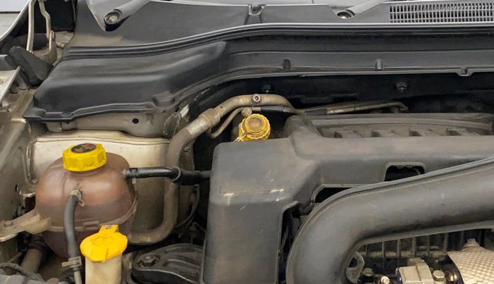 2019 Mahindra XUV300 W6 1.5 DIESEL, Diesel, Manual, 88,443 km, Engine View - Right