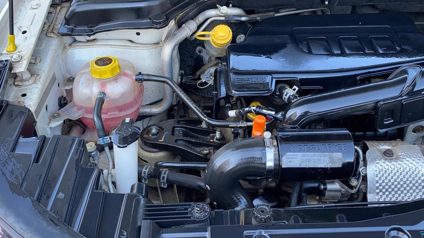 2022 Mahindra XUV300 W8 (O) 1.2 PETROL AMT, Petrol, Automatic, 36,068 km, Engine View - Right