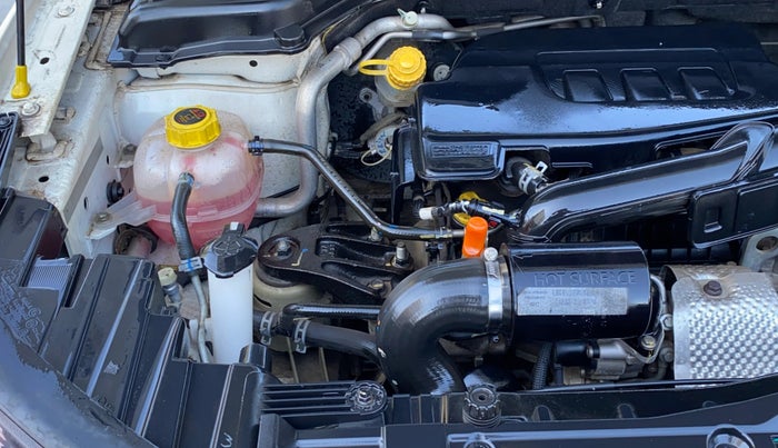 2022 Mahindra XUV300 W8 (O) 1.2 PETROL AMT, Petrol, Automatic, 36,068 km, Engine View - Right