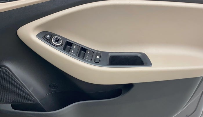 2017 Hyundai Elite i20 ASTA 1.2 (O), Petrol, Manual, 26,246 km, Driver Side Door Panels Control