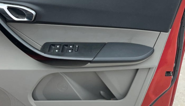 2018 Tata Tiago XZA PETROL, CNG, Automatic, 34,227 km, Driver Side Door Panels Control