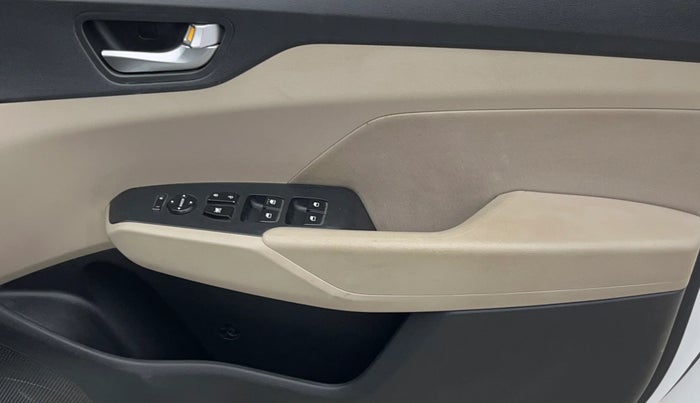 2021 Hyundai Verna S PLUS 1.5 VTVT, Petrol, Manual, 33,753 km, Driver Side Door Panels Control