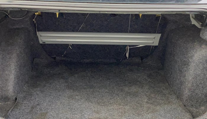 2016 Volkswagen Vento HIGHLINE 1.5 AT, Diesel, Automatic, 55,573 km, Boot Inside