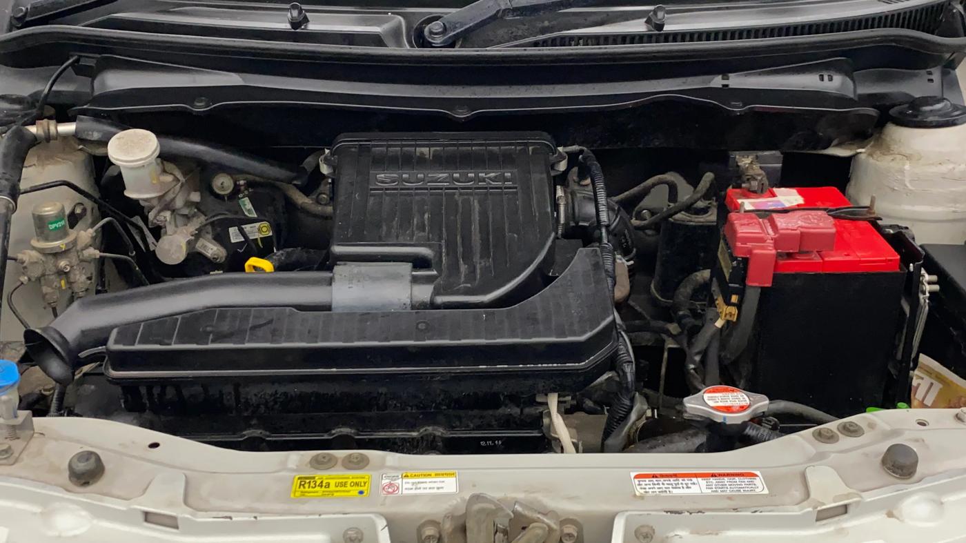 2014 Maruti Swift VXI, Petrol, Manual, 19,993 km, Engine View