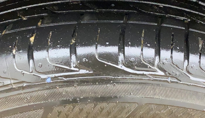 2024 Tata NEXON Fearless Plus S 1.2 Revotron 7DCA Dark Edition, Petrol, Automatic, 37,581 km, Left Front Tyre Tread