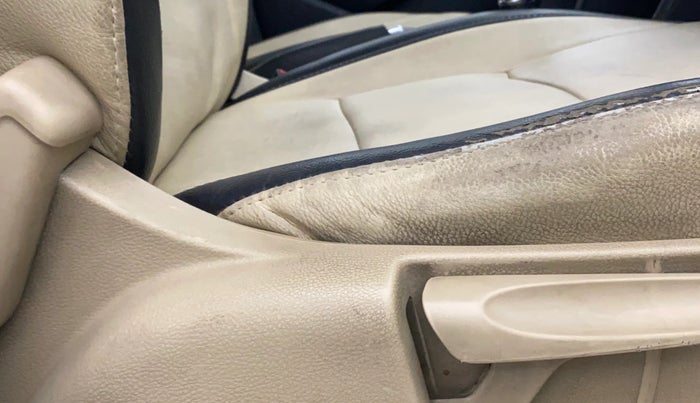 2017 Volkswagen Polo HIGHLINE1.5L, Diesel, Manual, 68,743 km, Driver Side Adjustment Panel