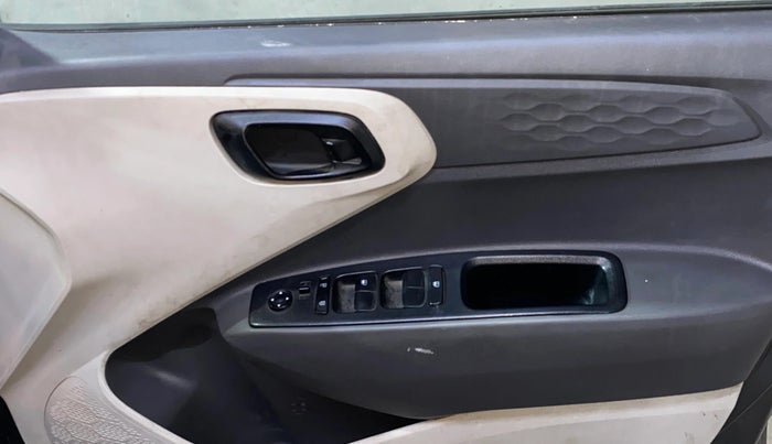 2020 Hyundai AURA S 1.2, Petrol, Manual, 47,742 km, Driver Side Door Panels Control