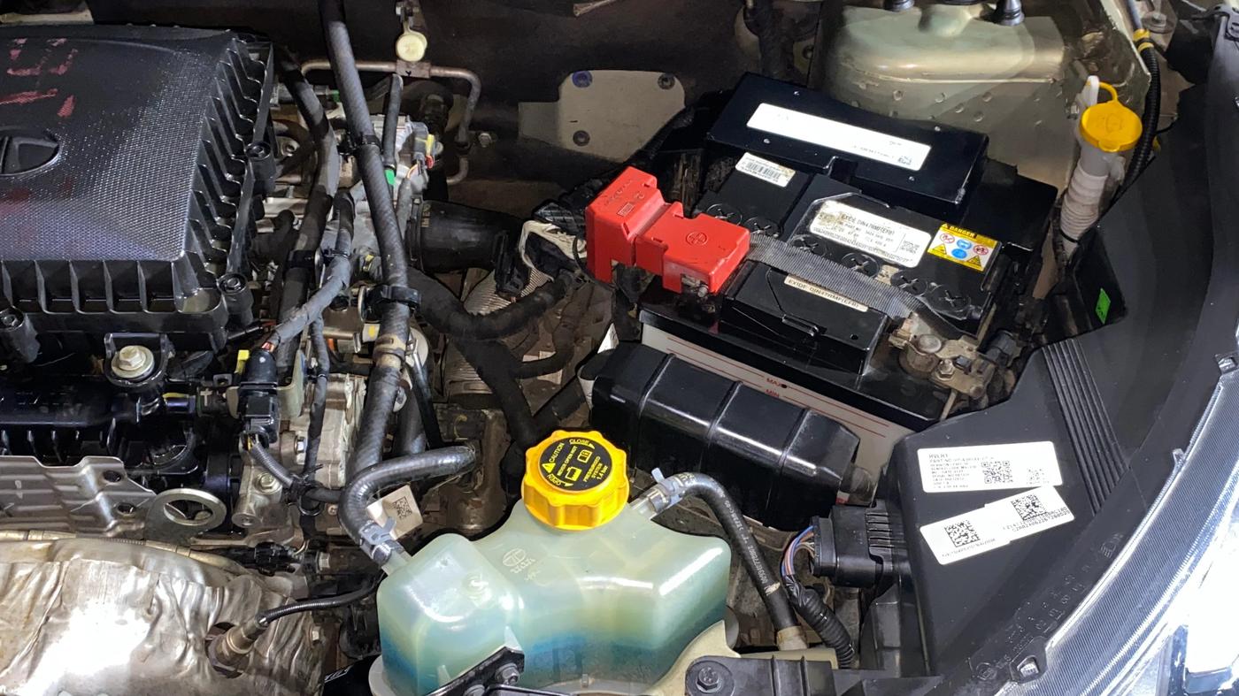 2022 Tata NEXON XZA PLUS (PREMIUM) KAZIRANGA PETROL, Petrol, Automatic, 7,002 km, Engine View - Left