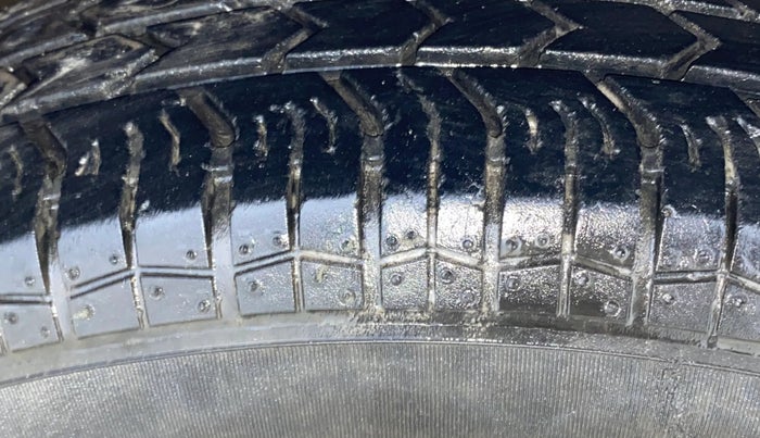 2021 Maruti Swift Dzire TOUR S-CNG (O), CNG, Manual, 28,460 km, Right Front Tyre Tread