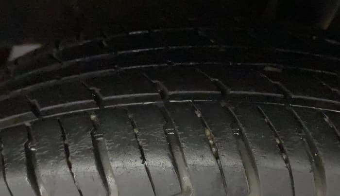 2017 Renault Kwid CLIMBER 1.0, Petrol, Manual, 53,503 km, Left Rear Tyre Tread