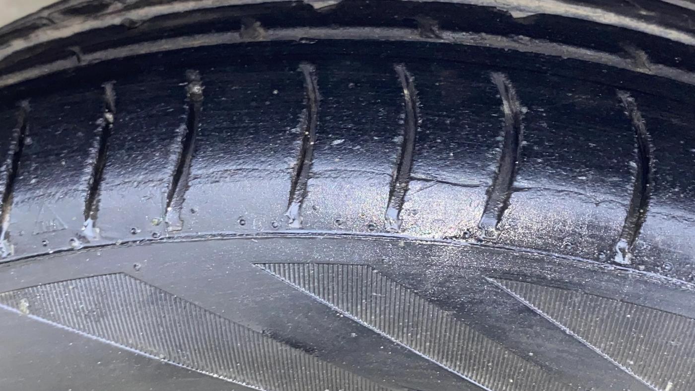 2018 Hyundai Eon ERA +, Petrol, Manual, 50,918 km, Left Front Tyre Tread
