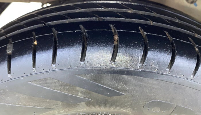 2018 Hyundai Eon ERA +, Petrol, Manual, 50,855 km, Right Rear Tyre Tread