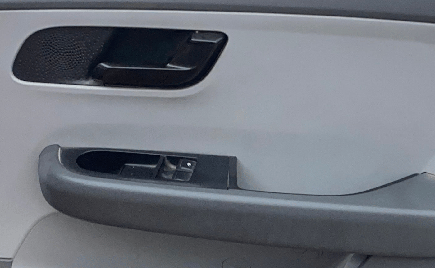 2021 Tata ALTROZ XE PETROL, Petrol, Manual, 75,001 km, Driver Side Door Panels Control