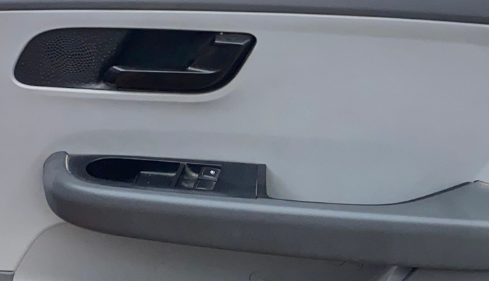 2021 Tata ALTROZ XE PETROL, Petrol, Manual, 55,699 km, Driver Side Door Panels Control