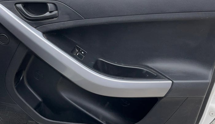 2022 Tata NEXON XE PETROL, Petrol, Manual, 92,672 km, Driver Side Door Panels Control