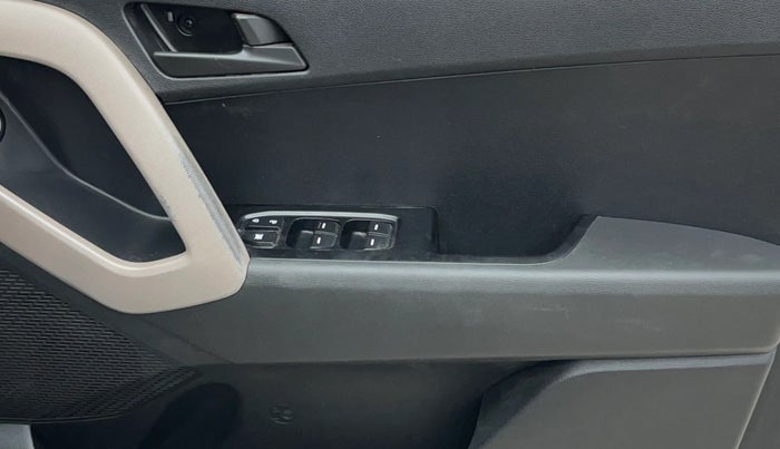 2017 Hyundai Creta E PLUS 1.6 PETROL, Petrol, Manual, 72,717 km, Driver Side Door Panels Control