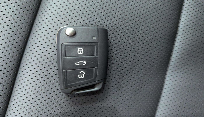 2024 Volkswagen TAIGUN GT PLUS 1.5 TSI DSG, Petrol, Automatic, 18,557 km, Key Close Up