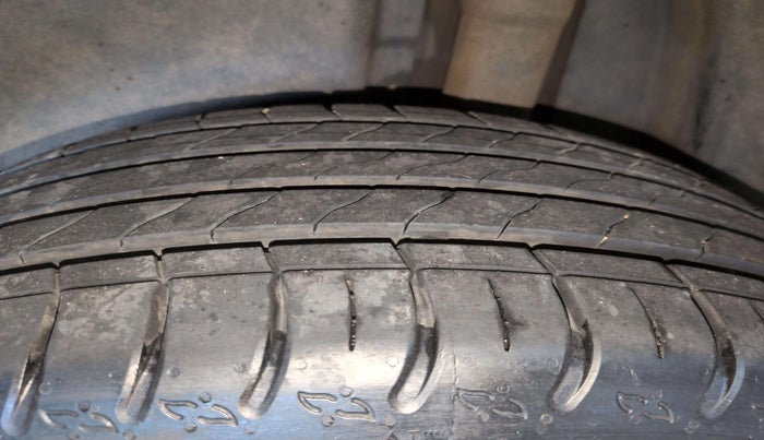 2024 Volkswagen TAIGUN GT PLUS 1.5 TSI DSG, Petrol, Automatic, 18,557 km, Right Front Tyre Tread