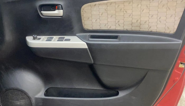 2013 Maruti Wagon R 1.0 VXI, Petrol, Manual, 58,557 km, Driver Side Door Panels Control