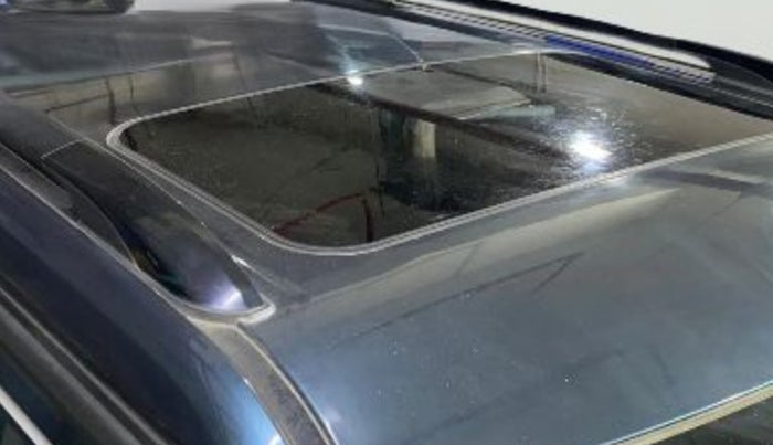 2022 Mahindra XUV300 W6 1.5 DIESEL AMT, Diesel, Automatic, 91,756 km, Moonroof/ Sunroof