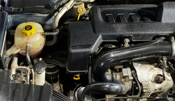 2022 Mahindra XUV300 W6 1.5 DIESEL AMT, Diesel, Automatic, 91,756 km, Engine View - Right