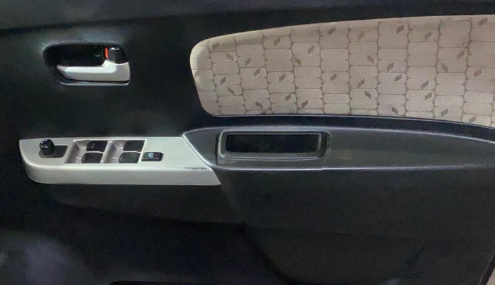 2014 Maruti Wagon R 1.0 VXI, Petrol, Manual, 45,506 km, Driver Side Door Panels Control