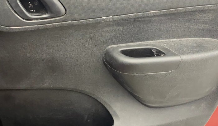 2017 Renault Kwid RXT 1.0 AMT, Petrol, Automatic, 70,086 km, Driver Side Door Panels Control