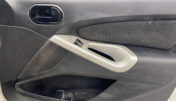 2012 Ford Figo ZXI 1.4 DIESEL, Diesel, Manual, 71,049 km, Driver Side Door Panels Control