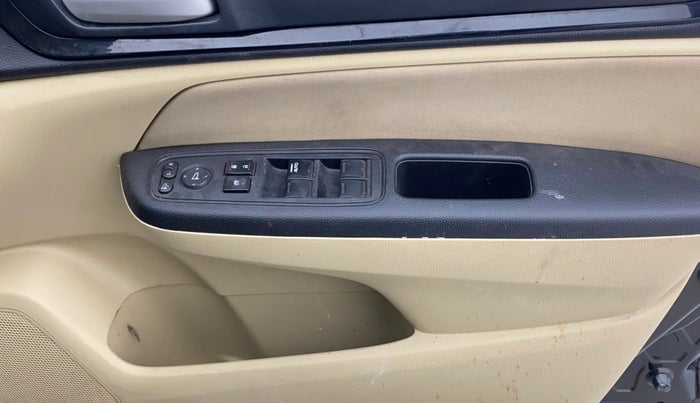 2020 Honda Amaze 1.2L I-VTEC S, Petrol, Manual, 56,465 km, Driver Side Door Panels Control