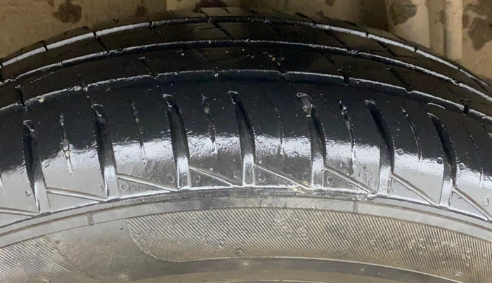 2020 Renault Kwid RXL, Petrol, Manual, 38,712 km, Right Rear Tyre Tread